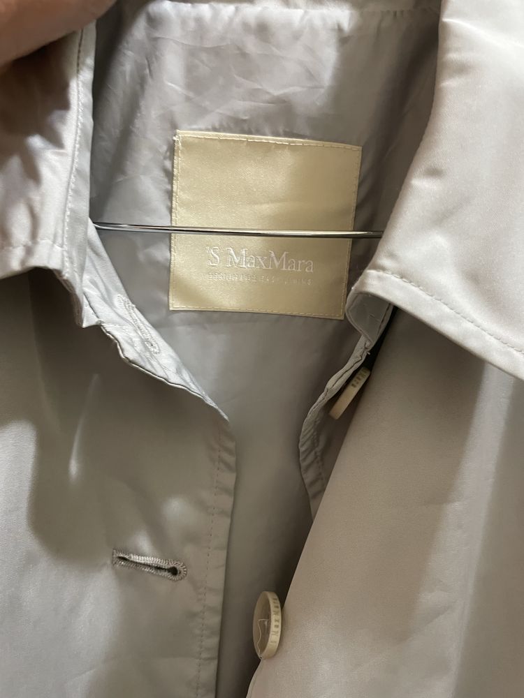 Лятно яке на Max Mara.Отлично състояние!
