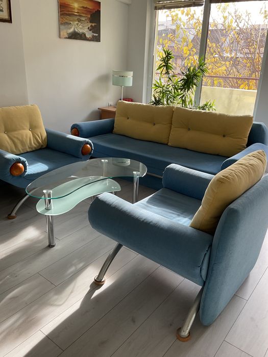 Комплект мека мебел диван,  фьотойли 2 бр., възглавници и масичка