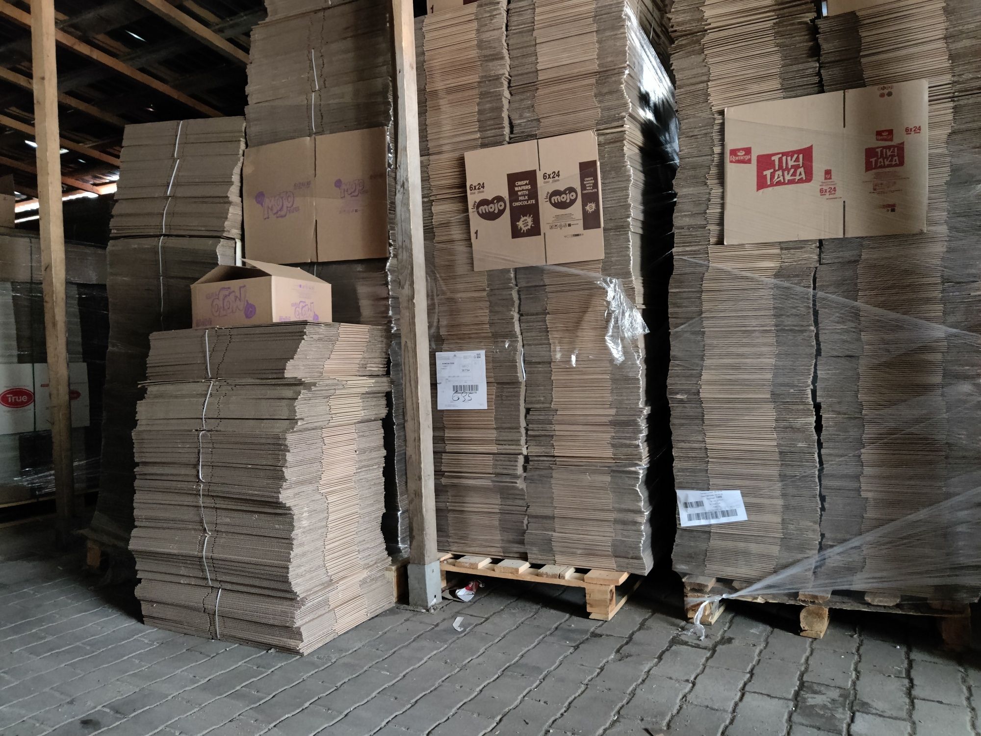 Cutii carton mici și medii