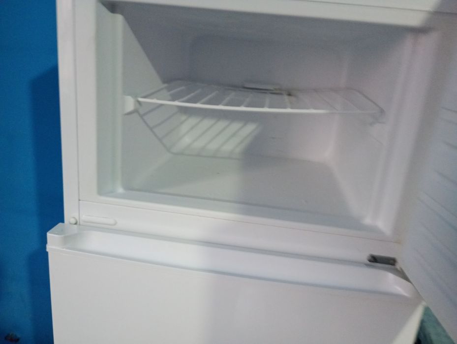 Vând frigider/aragaz(butelie)