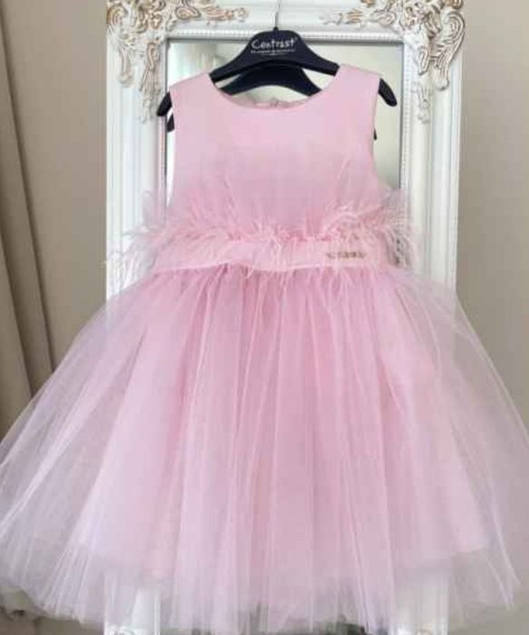 Детска рокля Contrast , с пера 122см