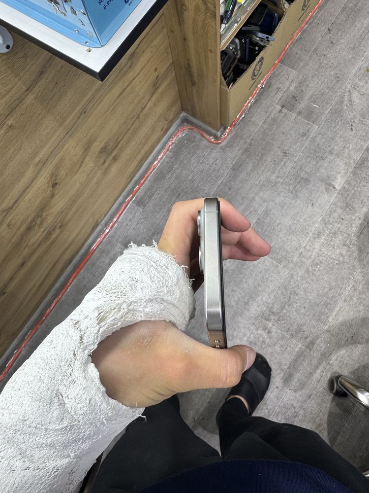 Iphone 15 pro max sorchna