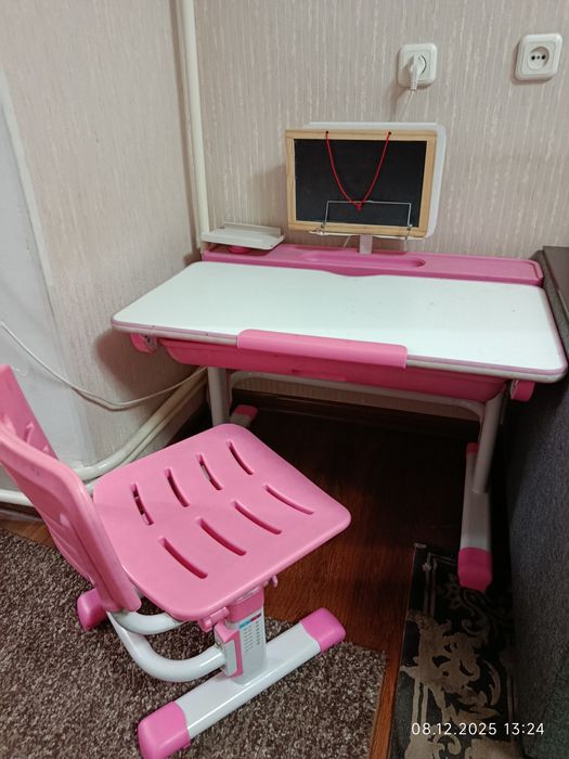 Домашний учебный стол для девочек