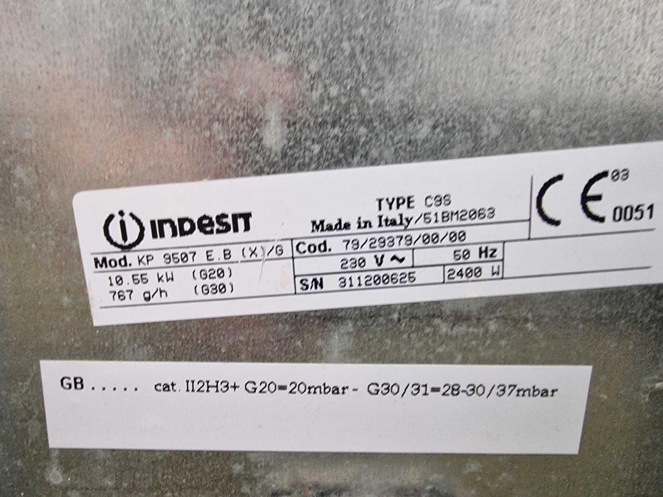 INDESIT | aragaz pe gaz gratare fonta, Inox