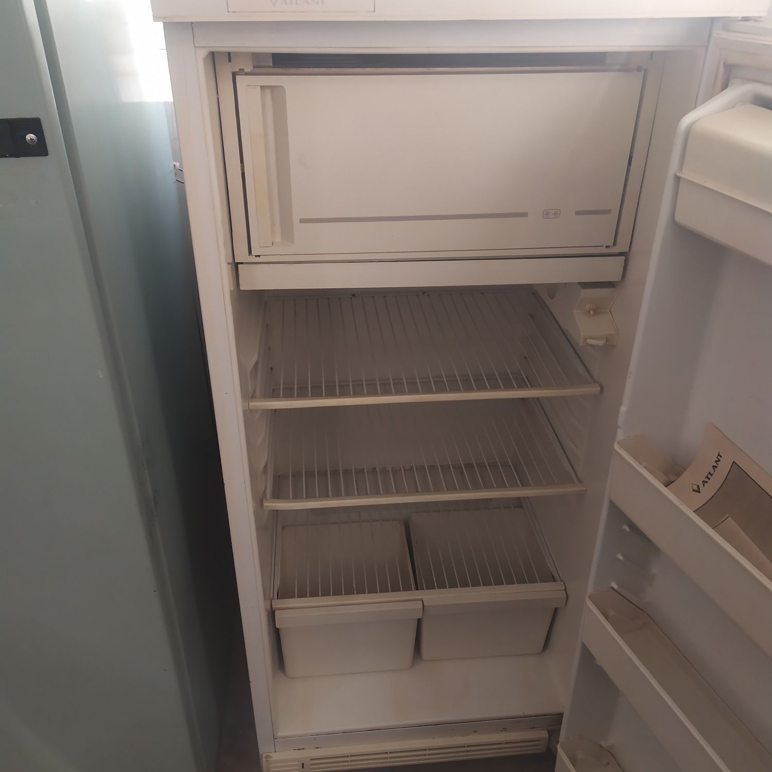 Холодильник техника