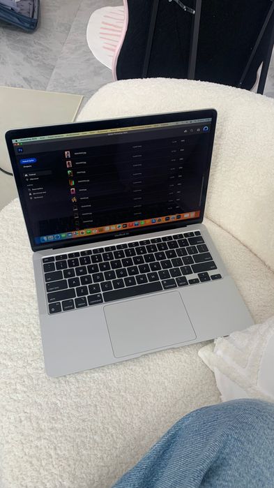 Apple MacBook Air 13 2020 г  13.3 / 256 Гб
