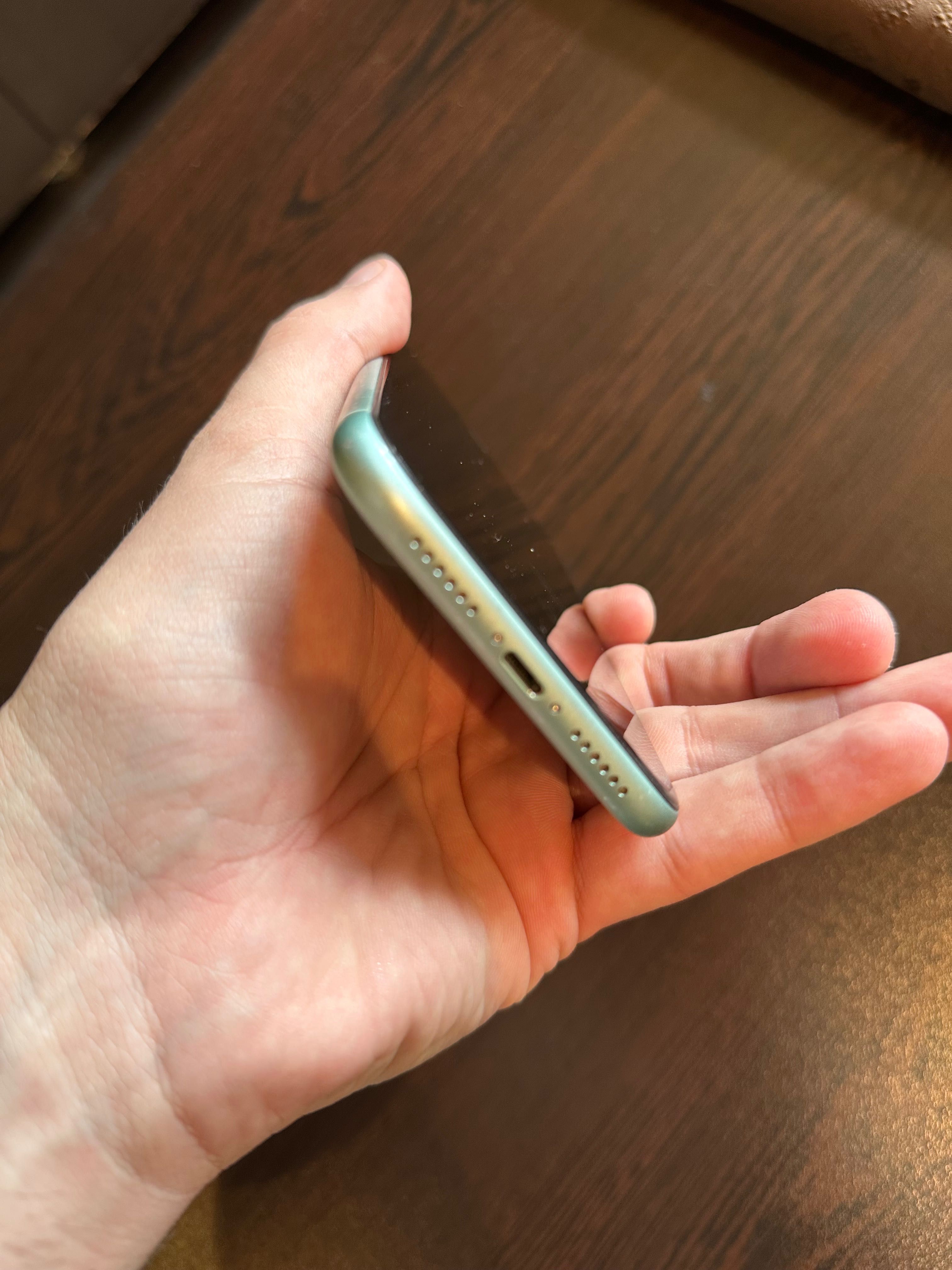 iPhone 11 64 GB.
