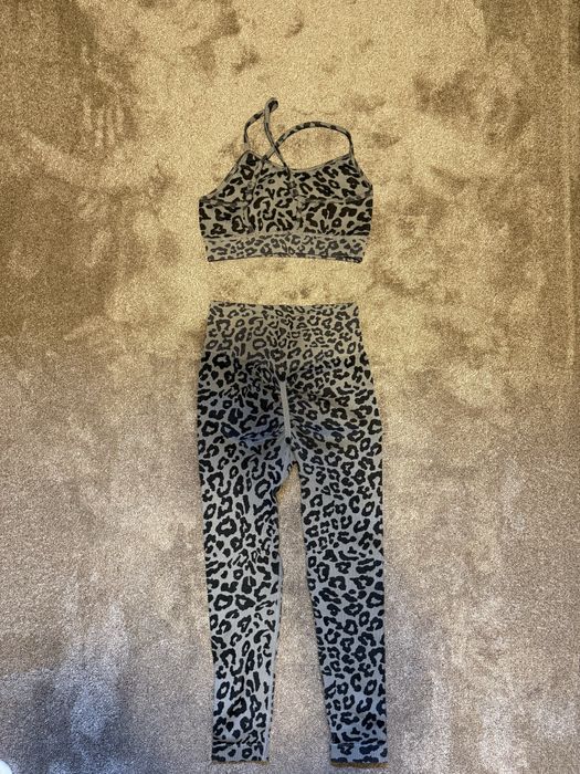 Дамски спортен екип