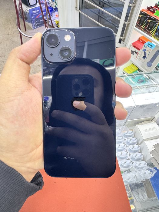 iPhone 13 в хорошем состоянии