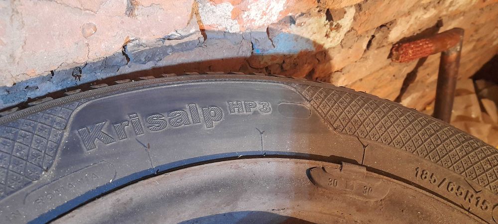 Vind 4cauciucuri 185/65/15 in 4 prezoanede iarna cu janta tabla  aliaj