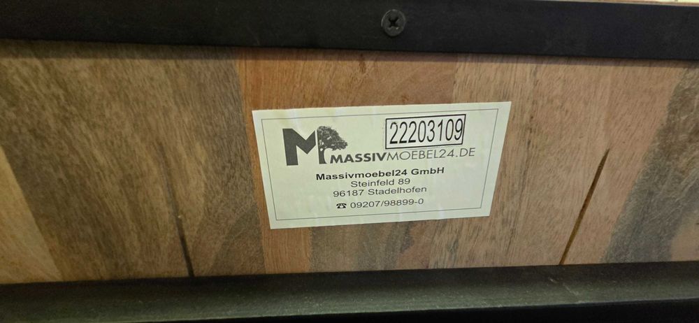 Продавам уникална дизайнерска маса за кафе/хол от Massivmoebel24.