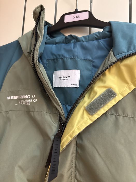 Geacă sport copil – model color-block, stil urban, ca nouă