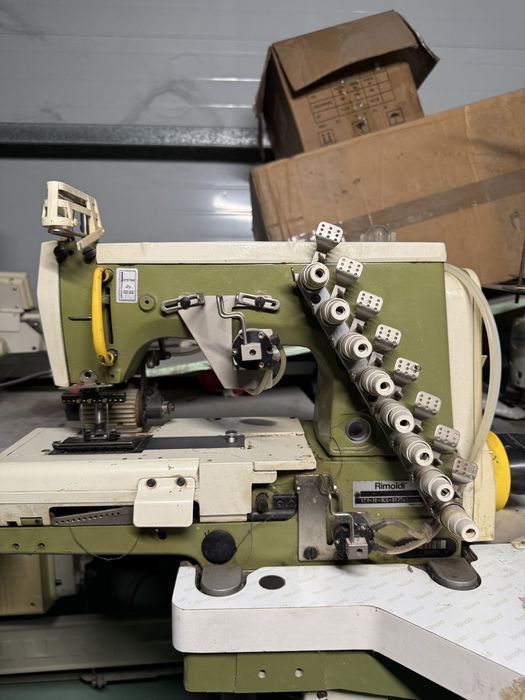 Tikuv mashinalari sotiladi