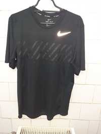 Tricou marca Nike mărime M culoare neagra