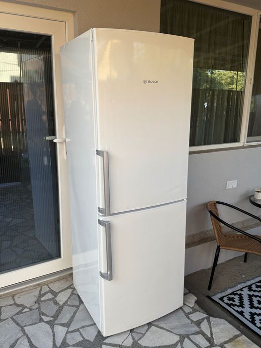 Хладилник Bosch с долен фризер