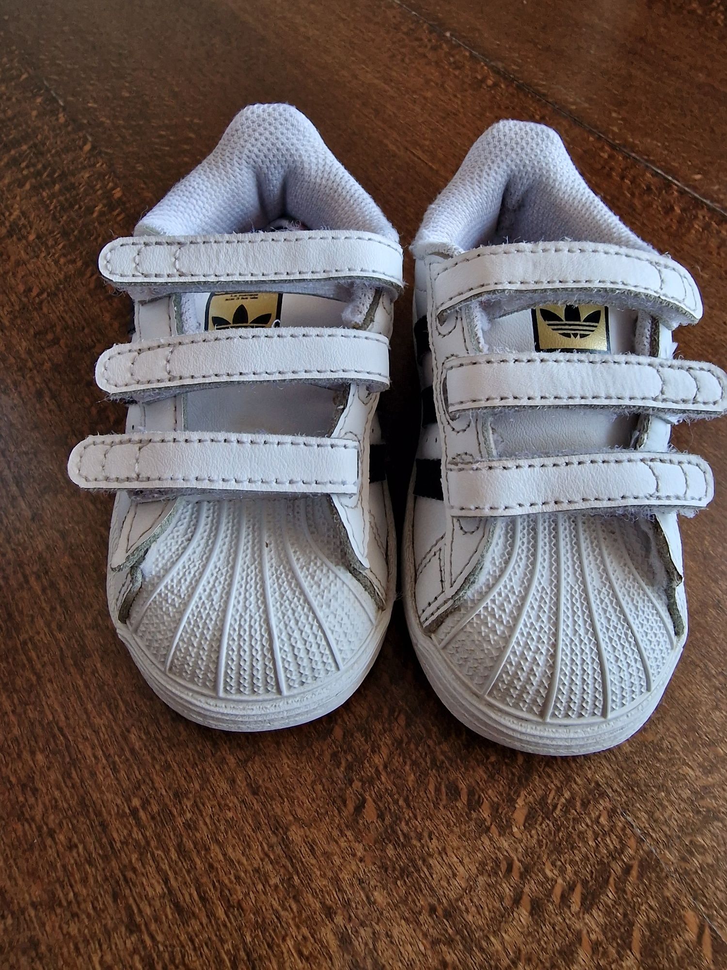 Adidas superstar