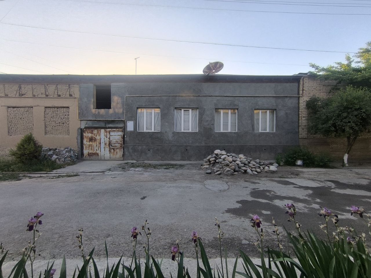 Uy sotladi 4sotik nazarbek srochniy