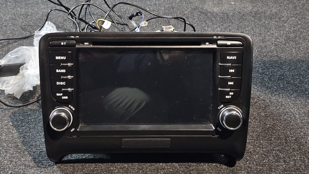 Navigatie dedicata Audi TT 8J
Stare buna de functionare 
Se vinde exa