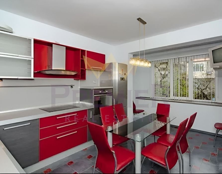 Дава се под наем Тристаен апартамент в Варна, Базар Левски - 65 кв.м за 561 € - Снимка #1