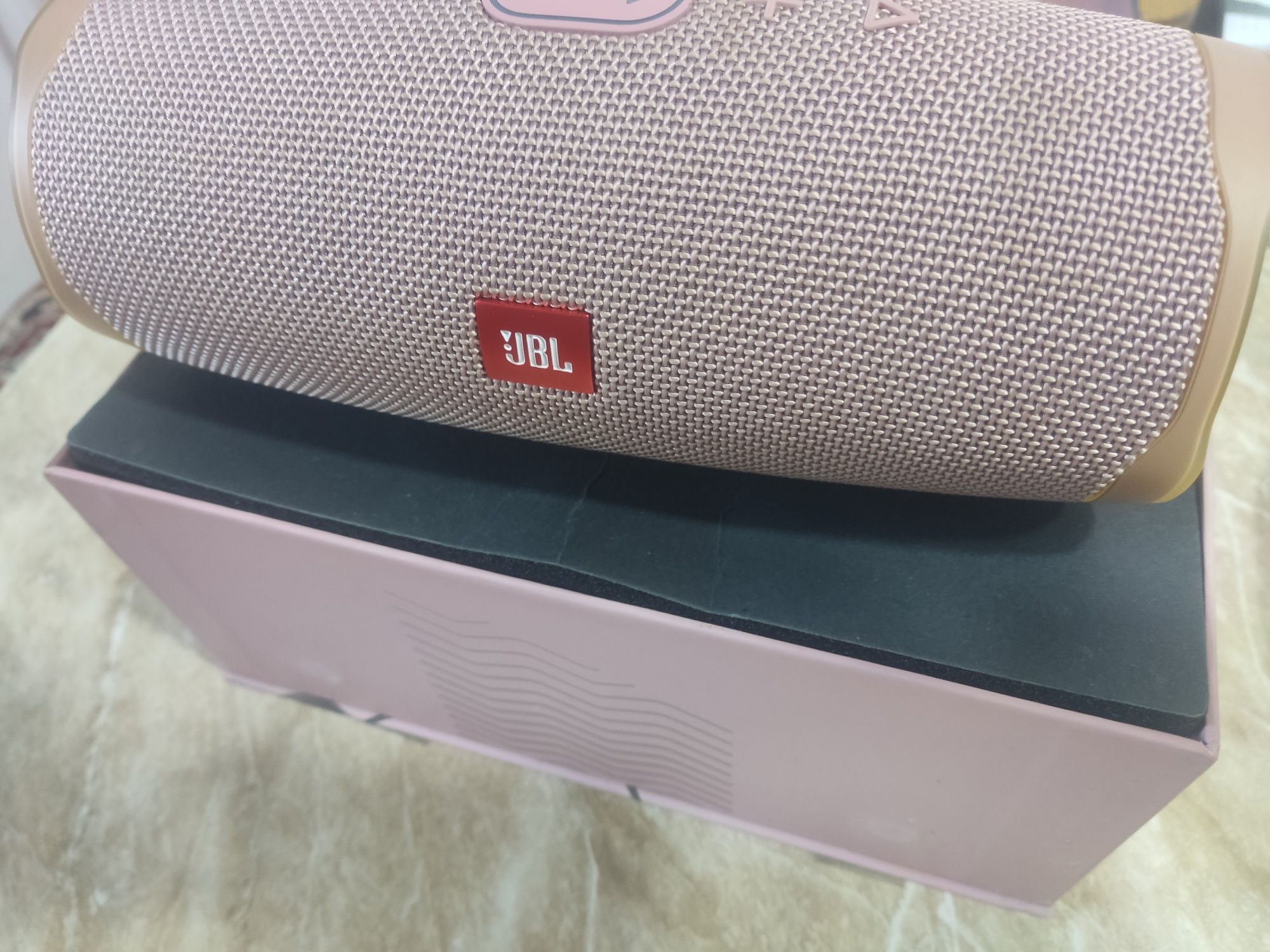 Jbl charge 4 незаряжается