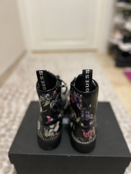 Дамски боти на Guess и на Reebok