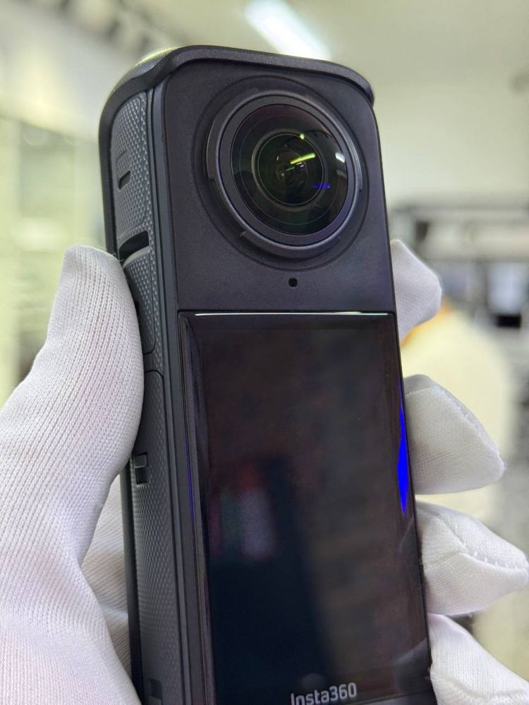 Экшен камера Insta 360 X4