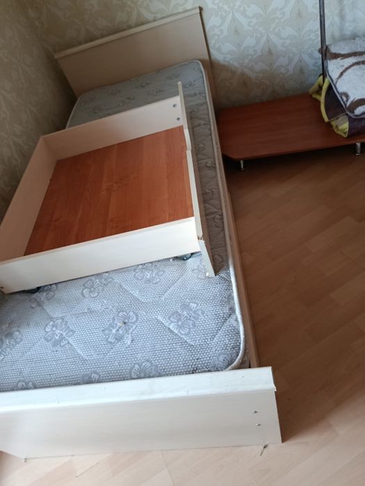 Кровать в хорошем состоянии