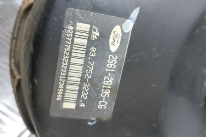 Tulumba servofrana cu pompa centrala 2s612b195cg Ford Fiesta a 5-a ge