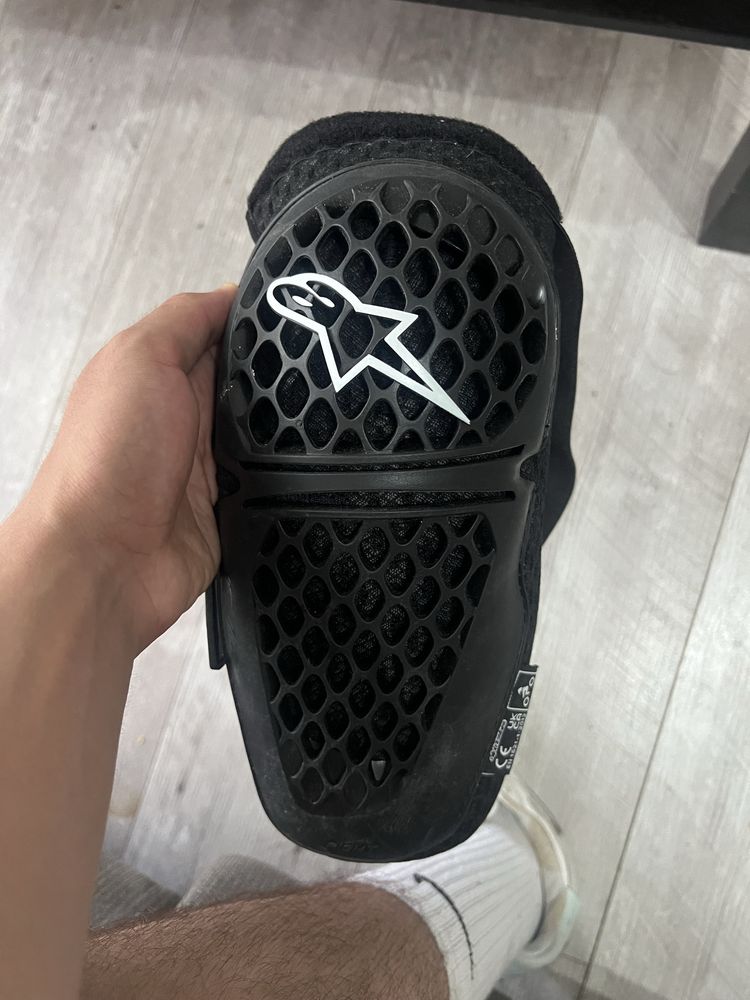 Genuchiere alpinestars