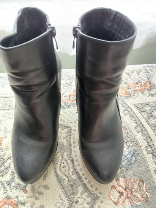 Дамски боти - 10 лв