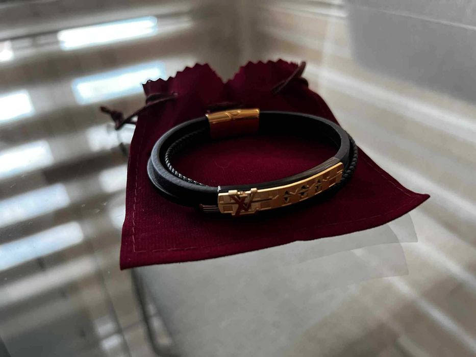 Гривна на Louis Vuitton