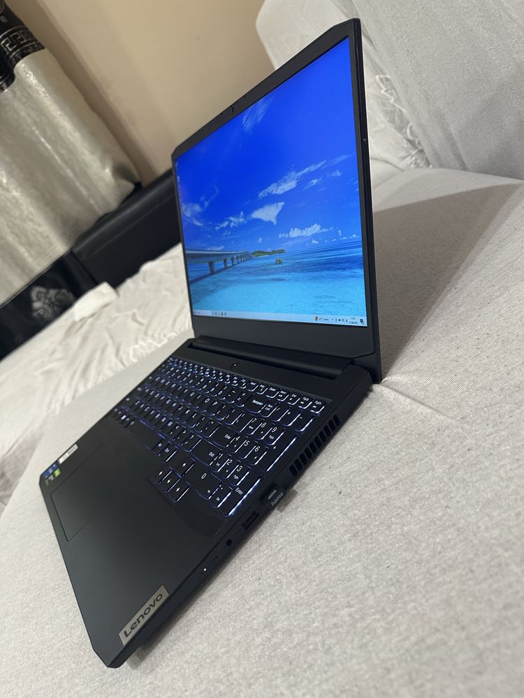 Laptop Lenovo i5-11320H / 1650 4GB / 8 gb ram NOU