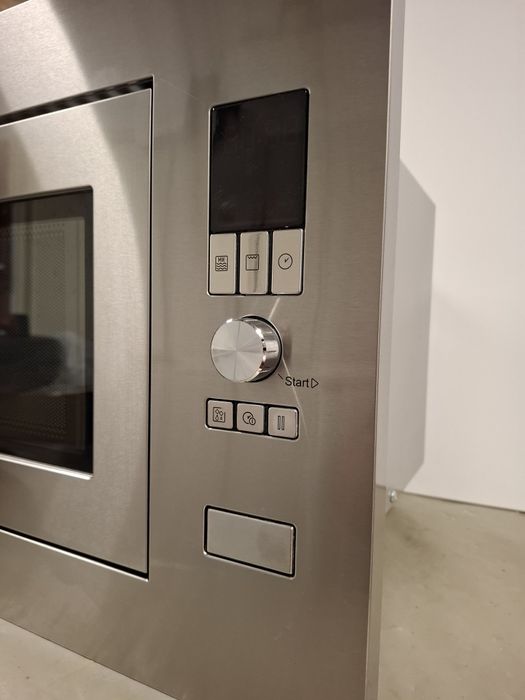 Cuptor microunde grundig incorporabil