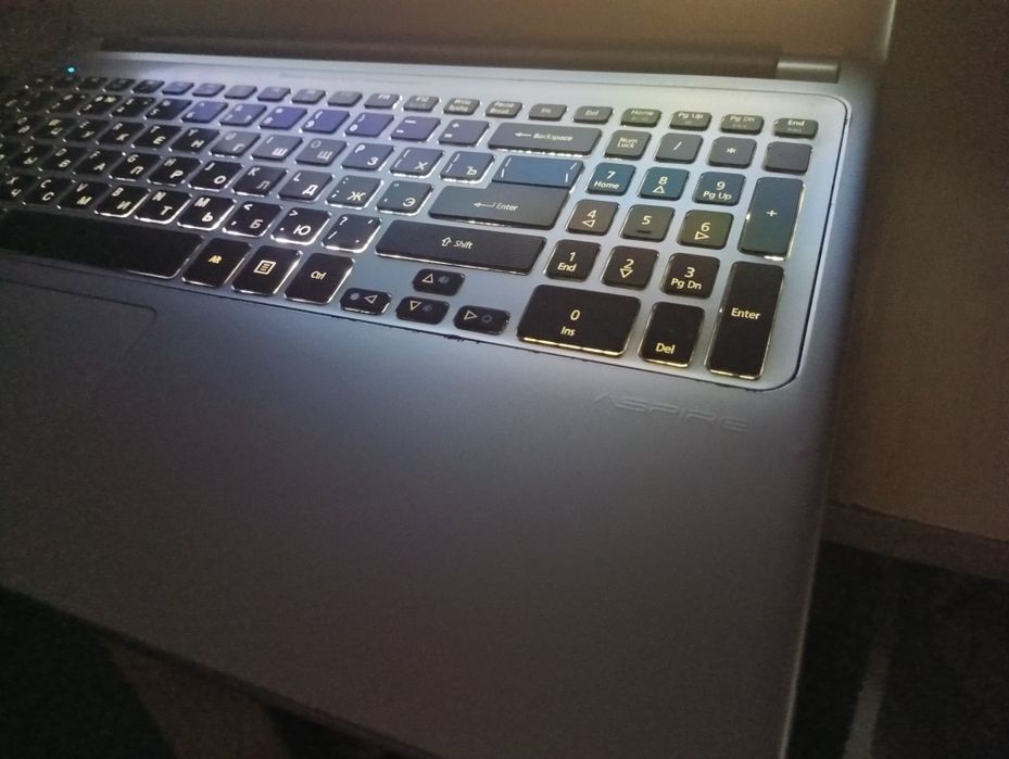 Игровой ACER 15,6"/CORE i5-2467M/DDR3 2GB/500GB HD/GeFORCE GT 620M 1GB