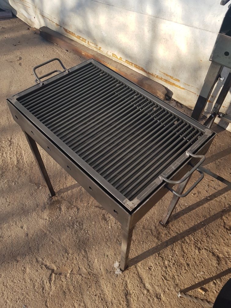 Gratar gradina picnic cu spite rotative 60x40x10x3