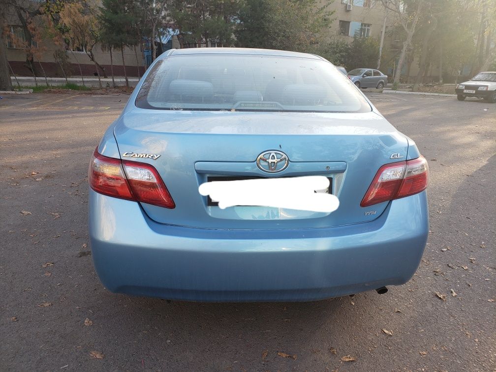 Toyota camry продается