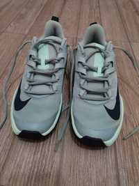 Adidasi tenis NIKE - de fata, marime 39