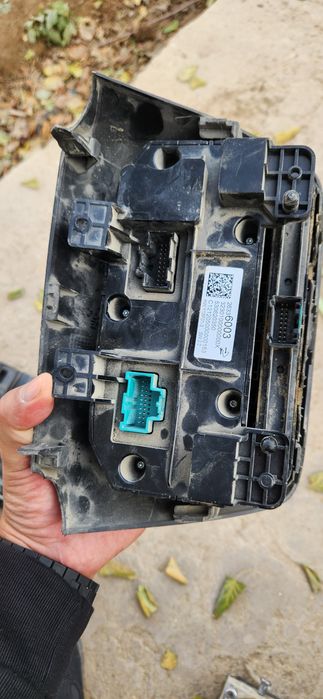 Tracker 2 premier Xitoy mashinasi detallari