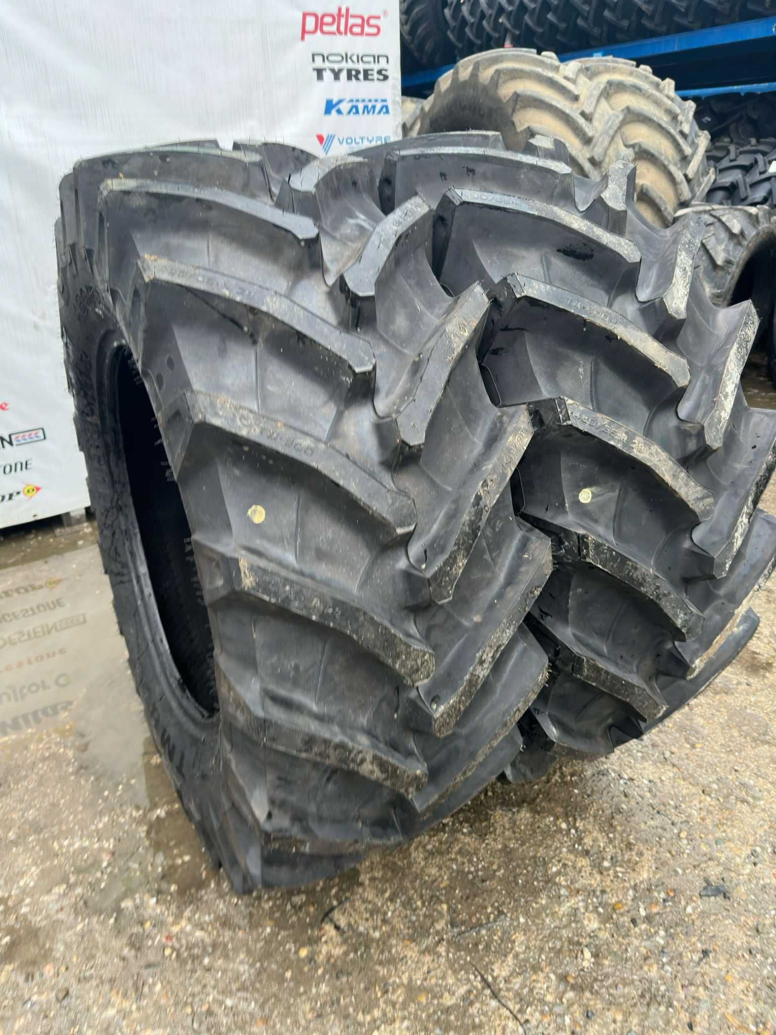 Cauciucuri tractor 480/65 R28 Trelleborg TM800 radiale noi pret cu tva