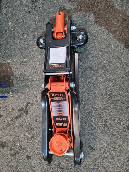 Cric tip crocodil 2,5 t 300lei sau 2t 150lei/ 3t 450lei