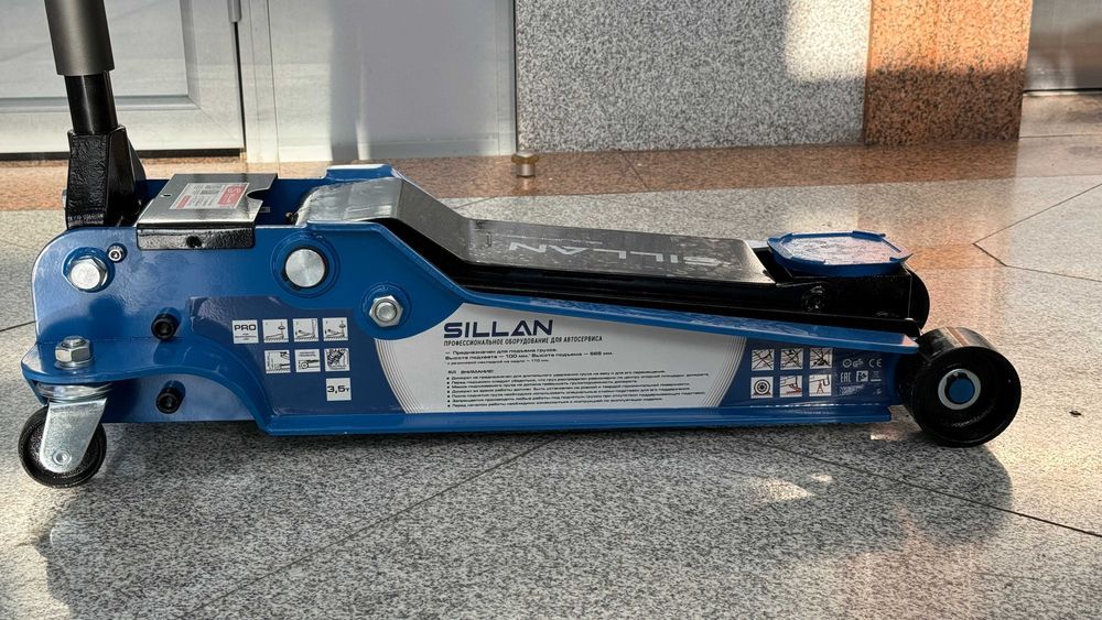 Подкатной гидравлический домкрат Sillan 3,5 т