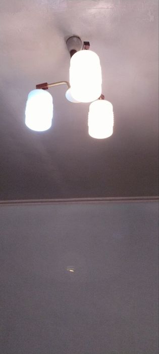 Продается люстра