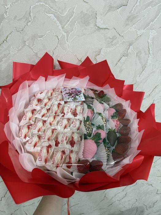 Клубника в шоколаде, сладкие букеты , из сухофруктов
