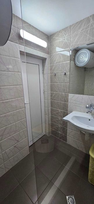 Дава се под наем Тристаен апартамент в Пловдив, Младежки Хълм - 96 кв.м за 600 € - Снимка #3