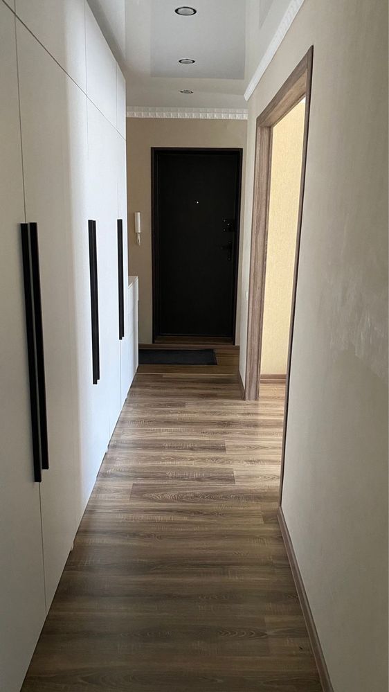 Продам 3-комнатную квартиру Назарбаева 204