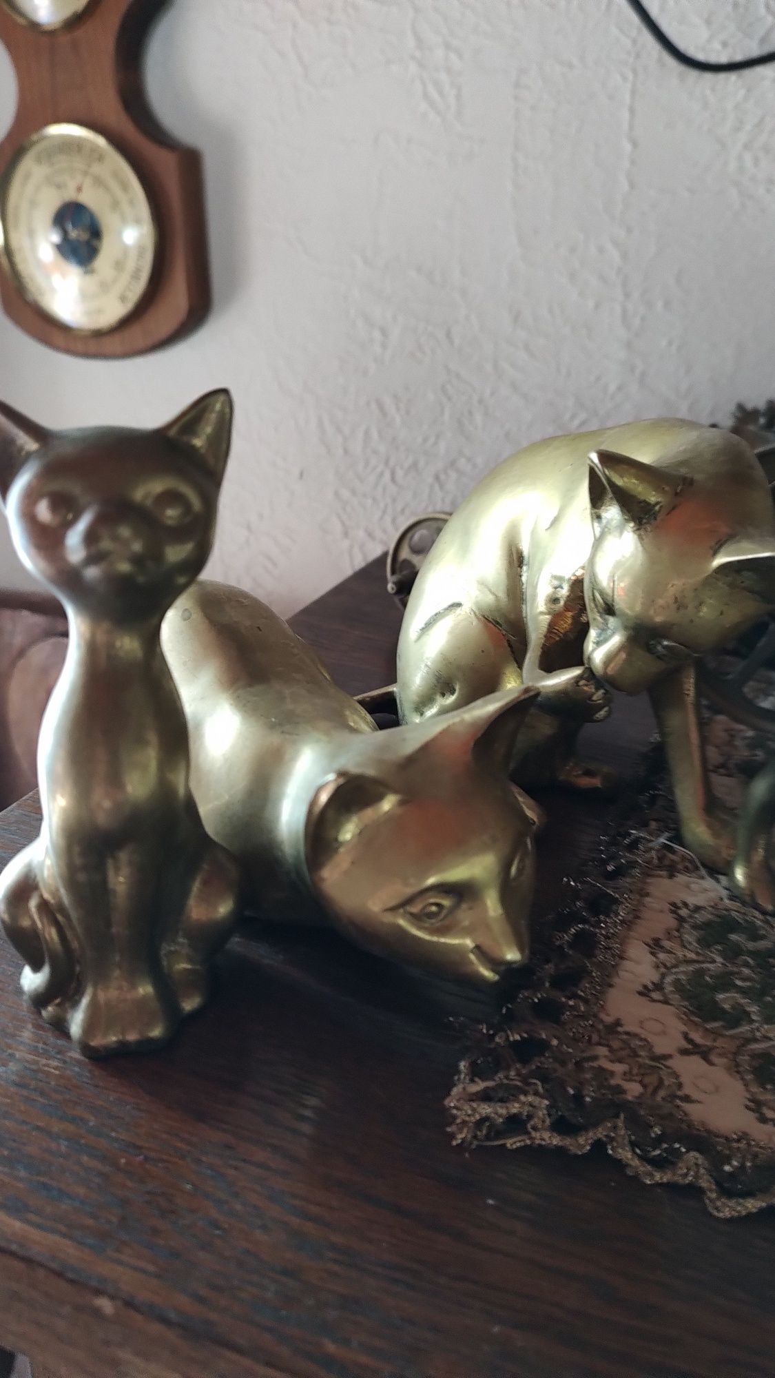 Pisicuțe de bronz