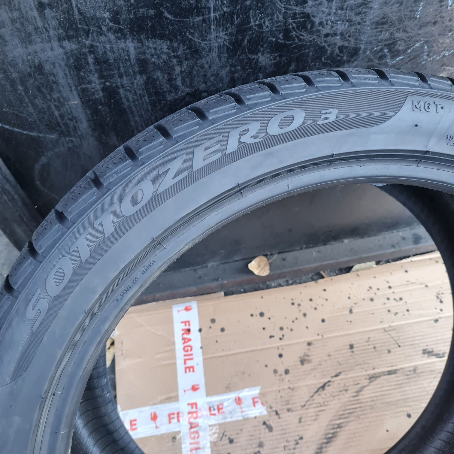 1 Cauciuc ca nou Pirelli  Sottozero 3 . 285 35 R20 M+S