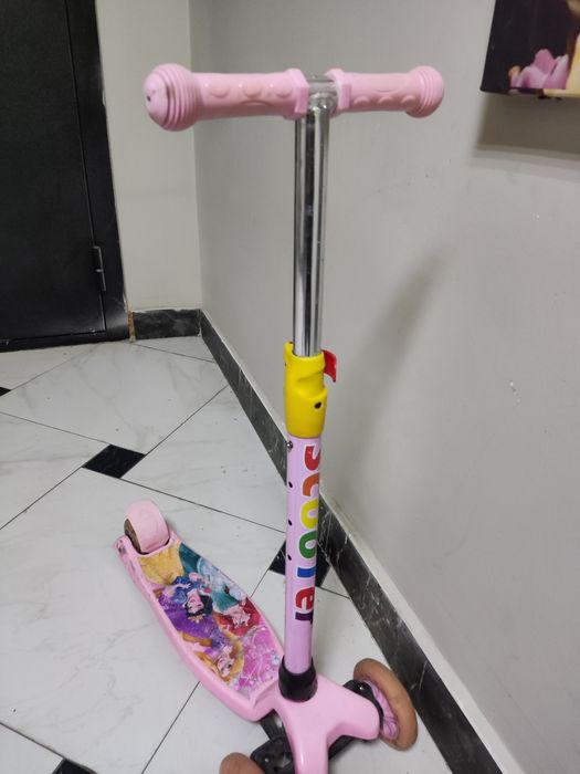 Детский самокат для девочек