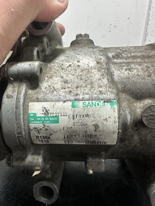 Compresor clima AC Dacia Logan 2 1.2 benzina 8200840770
