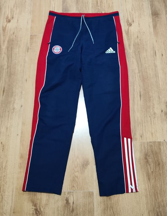 Pantaloni Adidas Bayern München vintage anii 2000 mărimea L